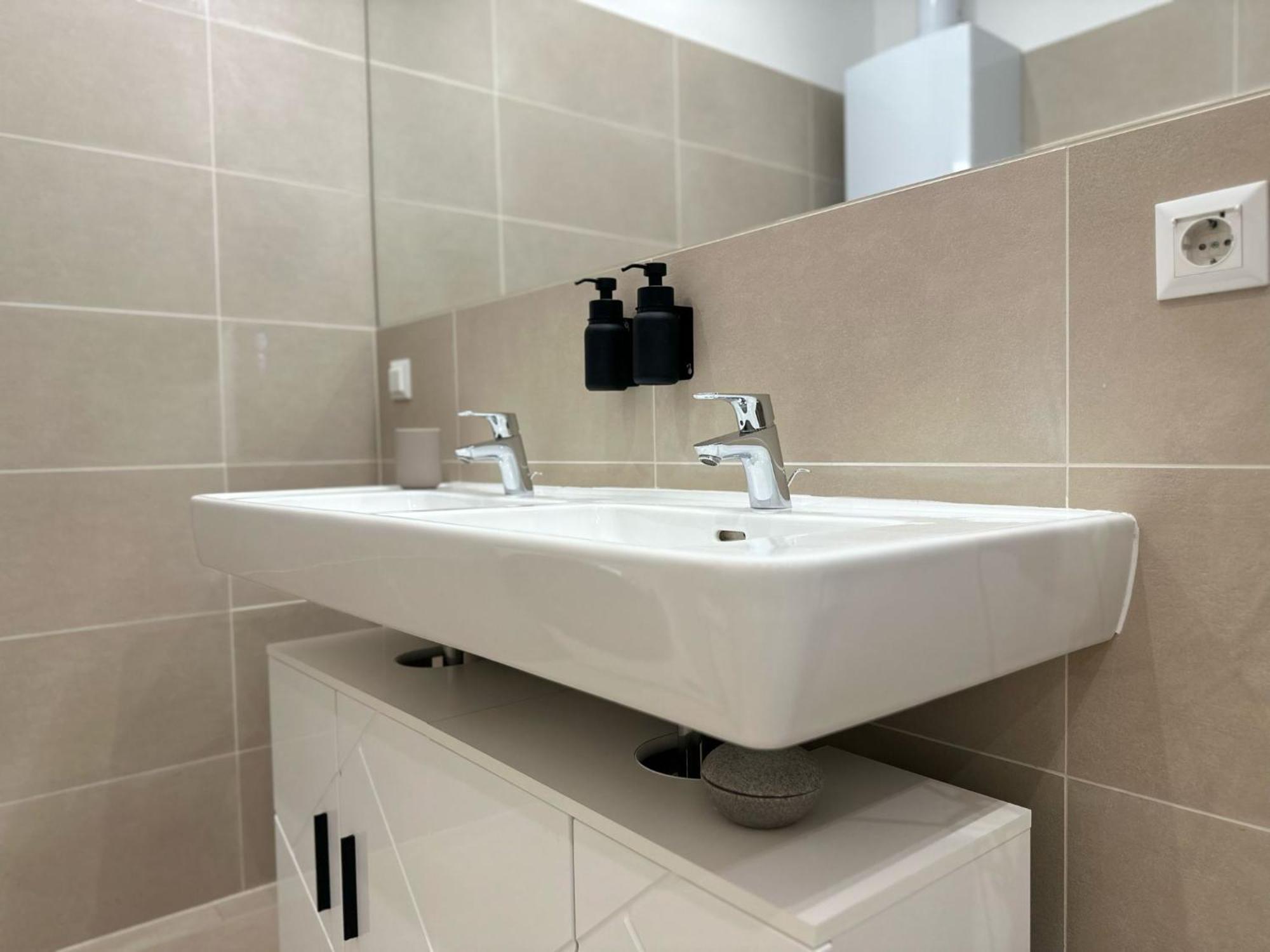 Designer Apartment Near Main Station Vienna Luaran gambar