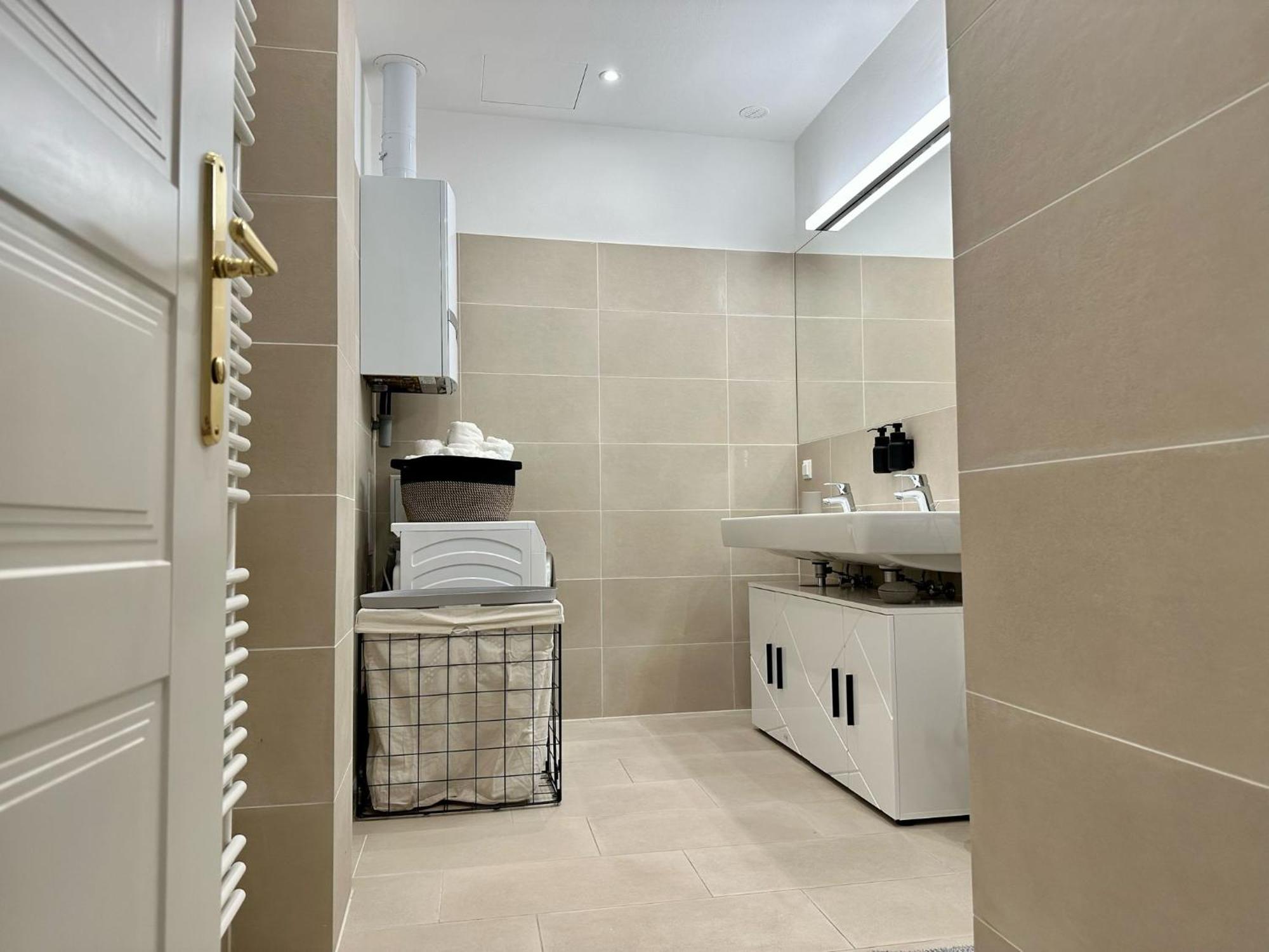 Designer Apartment Near Main Station Vienna Luaran gambar